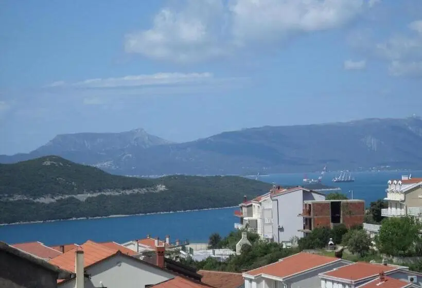 اتاق استاندارد چهار تخته, Apartmani Liberan Neum