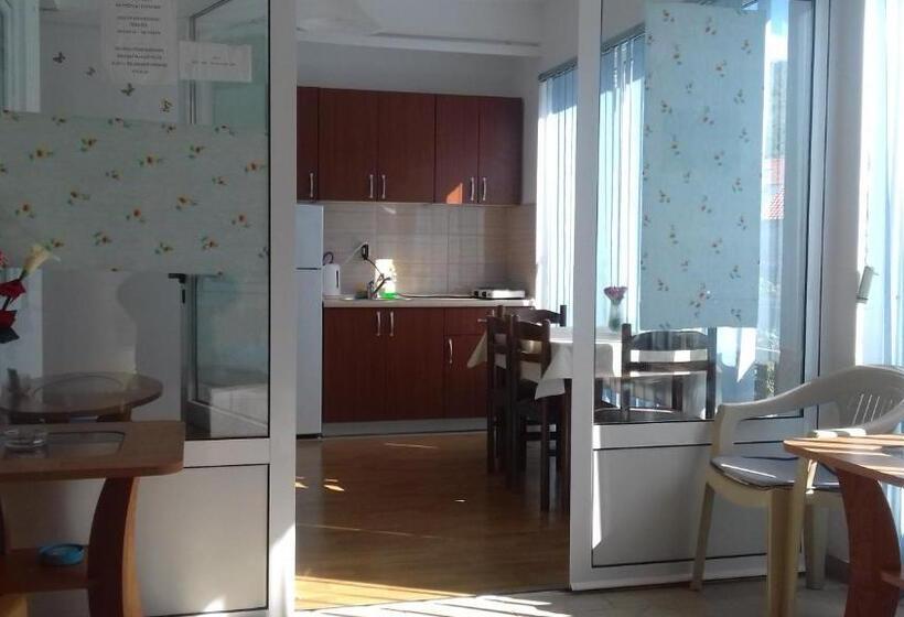 스탠다드 트리플 룸, Apartmani Liberan Neum