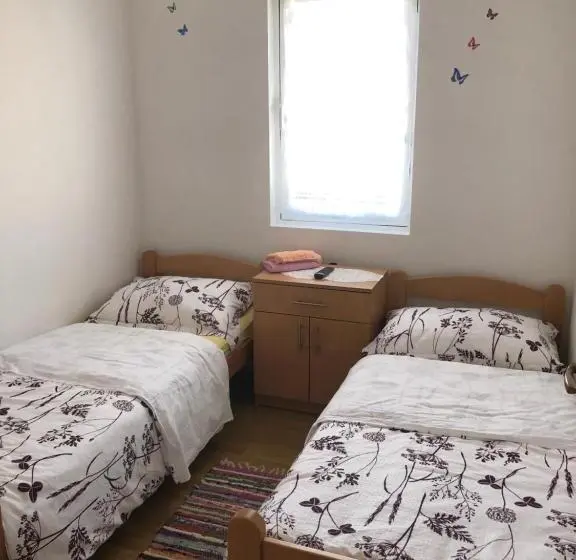 اتاق استاندارد, Apartmani Liberan Neum