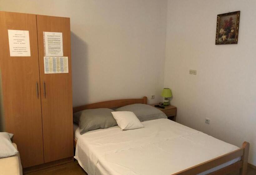 4인용 스탠다드 룸, Apartmani Liberan Neum