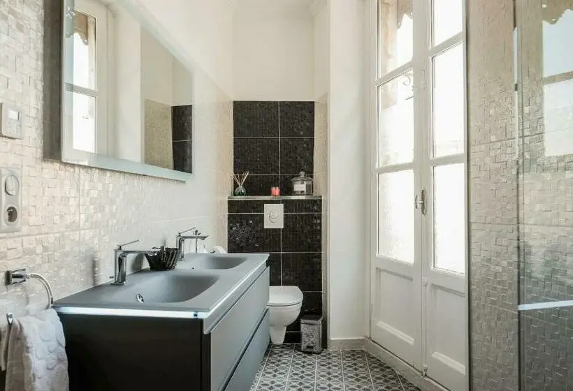 اتاق لوکس با بالکن, Les Suites De Peyrat