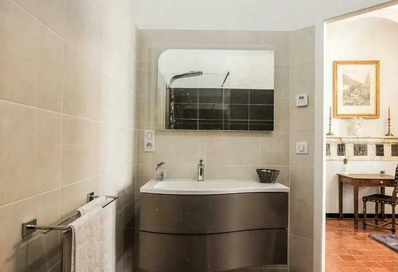 اتاق لوکس, Les Suites De Peyrat