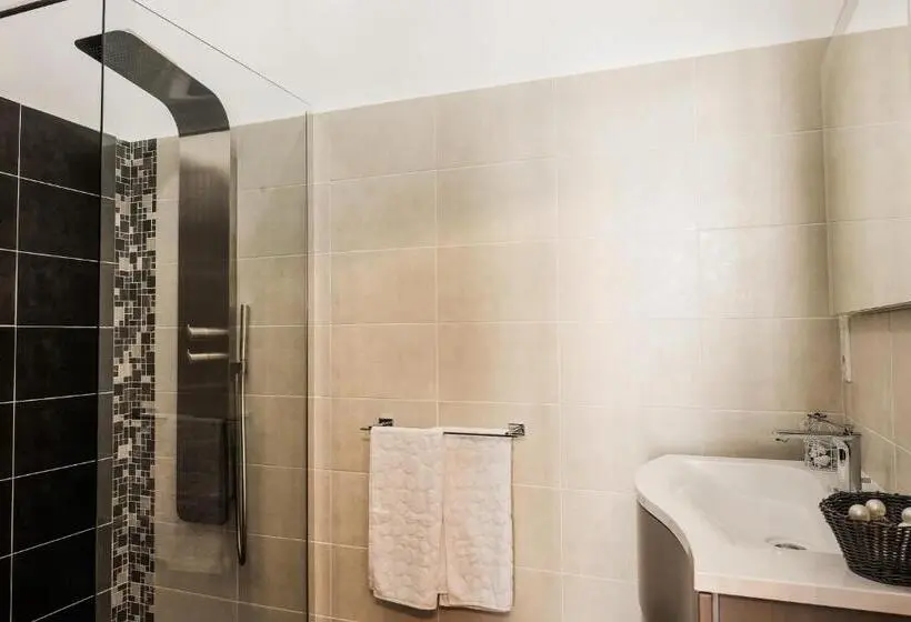 اتاق لوکس, Les Suites De Peyrat