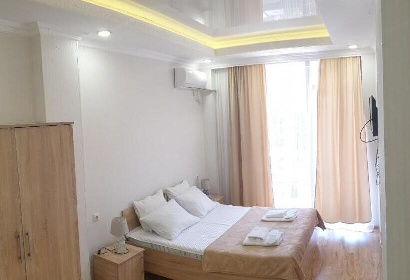 اتاق لوکس با بالکن و چشمانداز دریا, Bellmar