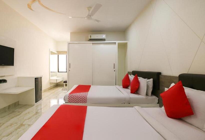 Трехместный Номер Комфорт, Capital O 15635 Elite Rooms & Banquet