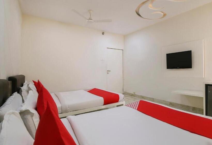 Трехместный Номер Комфорт, Capital O 15635 Elite Rooms & Banquet