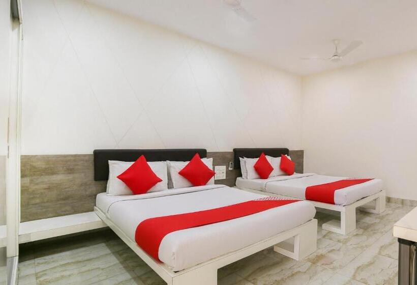 Трехместный Номер Комфорт, Capital O 15635 Elite Rooms & Banquet