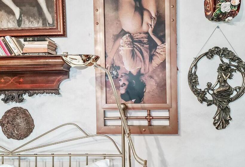 스탠다드 룸 킹사이즈 침대, Divna Pani Luxury Gallery Rooms
