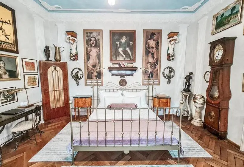 اتاق لوکس با تخت بزرگ, Divna Pani Luxury Gallery Rooms