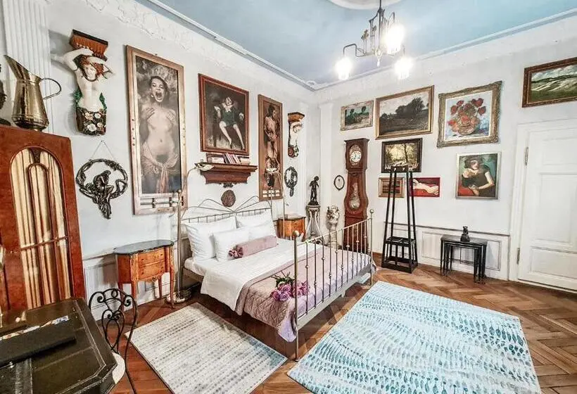 اتاق لوکس با تخت بزرگ, Divna Pani Luxury Gallery Rooms