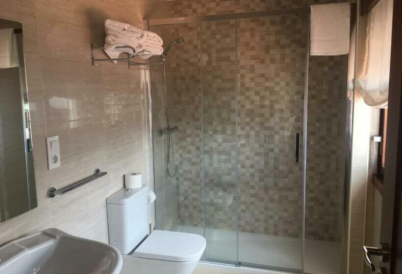 غرفة قياسية مطلّة علي البحر, Hostal Vendaval