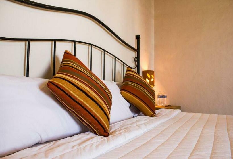 غرفة قياسية, Puerta San Pedro