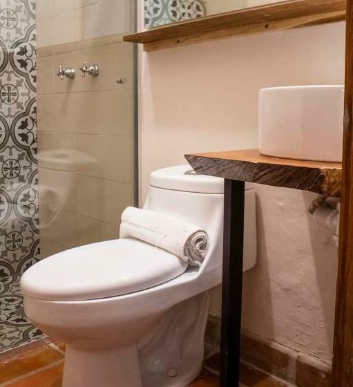 غرفة قياسية, Puerta San Pedro