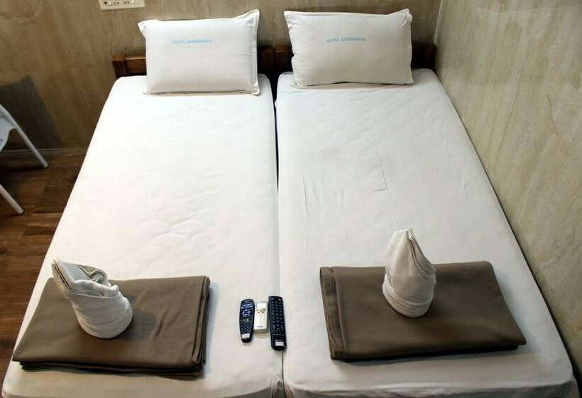 Pokój Basic, Saravanaa