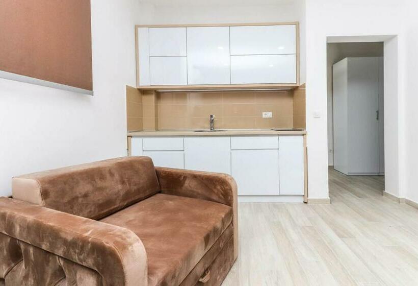 استودیوی استاندارد, Villa Casa Mia