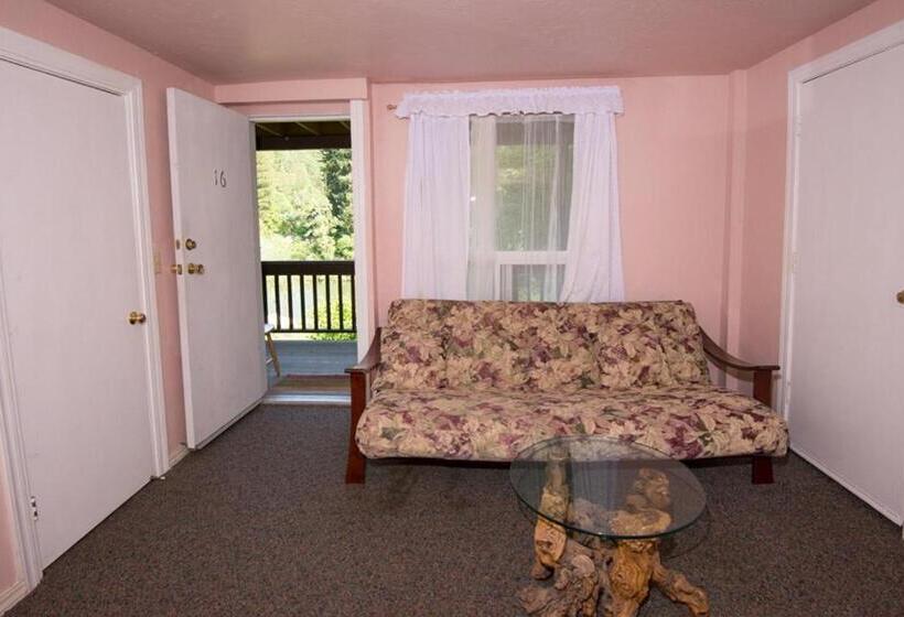 Трехместный Номер Deluxe, River View Garden Resort