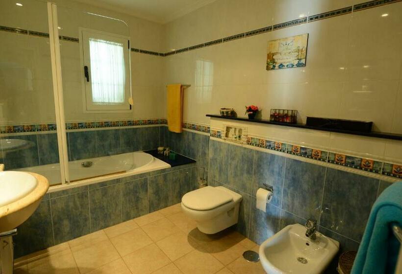 浴室共有ファミリールーム, La Colina