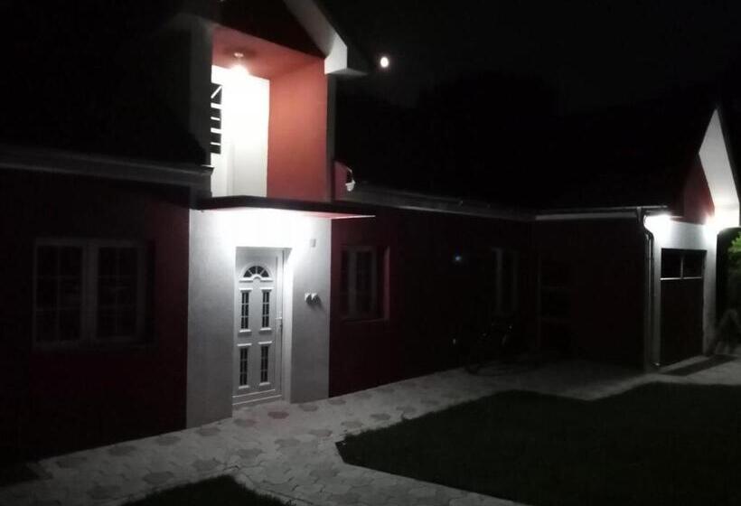 استودیوی استاندارد, Studio Ivana 1