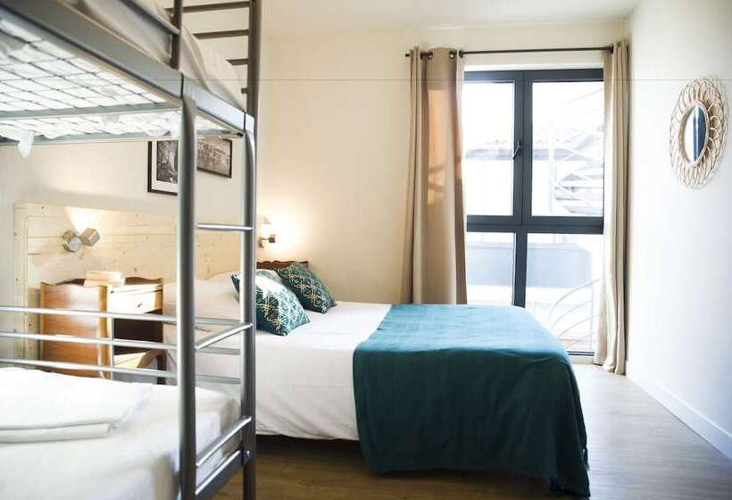 غرفة قياسية رباعية حمام مشترك, Georges Hostel & Café