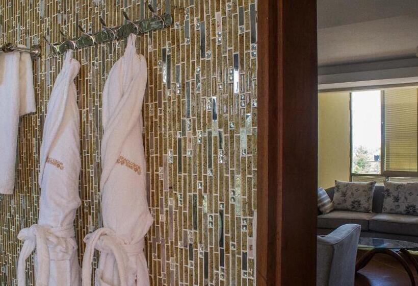 سوییت, Seaclusion Diani