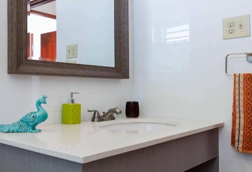 آپارتمان 2 خوابه, La Esmeralda Pr