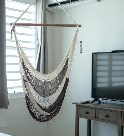 استودیو استاندارد با تخت کینگ, La Esmeralda Pr