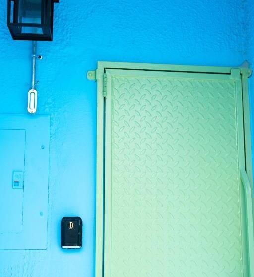 استودیو استاندارد با تخت کینگ, La Esmeralda Pr