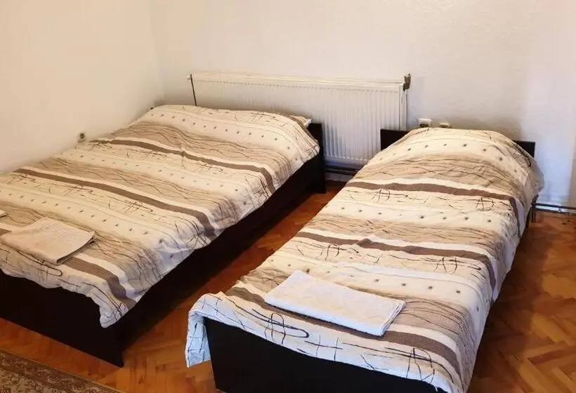 اتاق راحتی سه تخته, Majestic Rooms&apartments