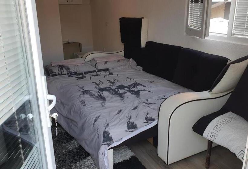 اتاق استاندارد با بالکن, Majestic Rooms&apartments