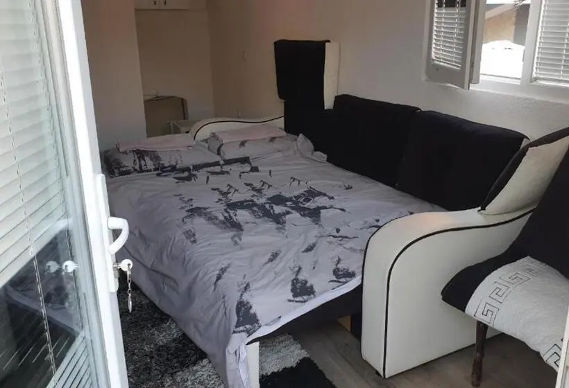 اتاق استاندارد با بالکن, Majestic Rooms&apartments