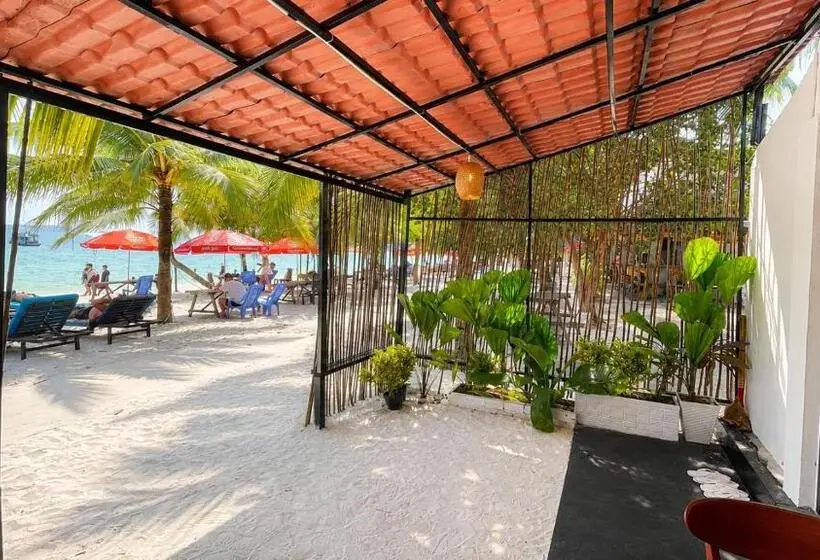 デラックスファミリールーム, Koh Rong Beach Hostel And Bungalows