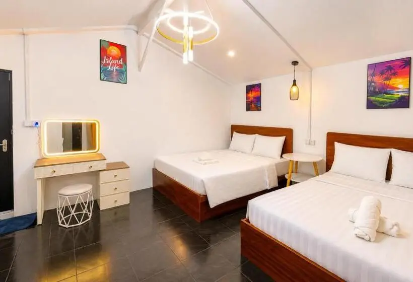 デラックスファミリールーム, Koh Rong Beach Hostel And Bungalows