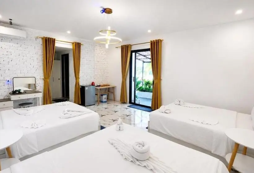 オーシャンビューのデラックストリプルルーム, Koh Rong Beach Hostel And Bungalows