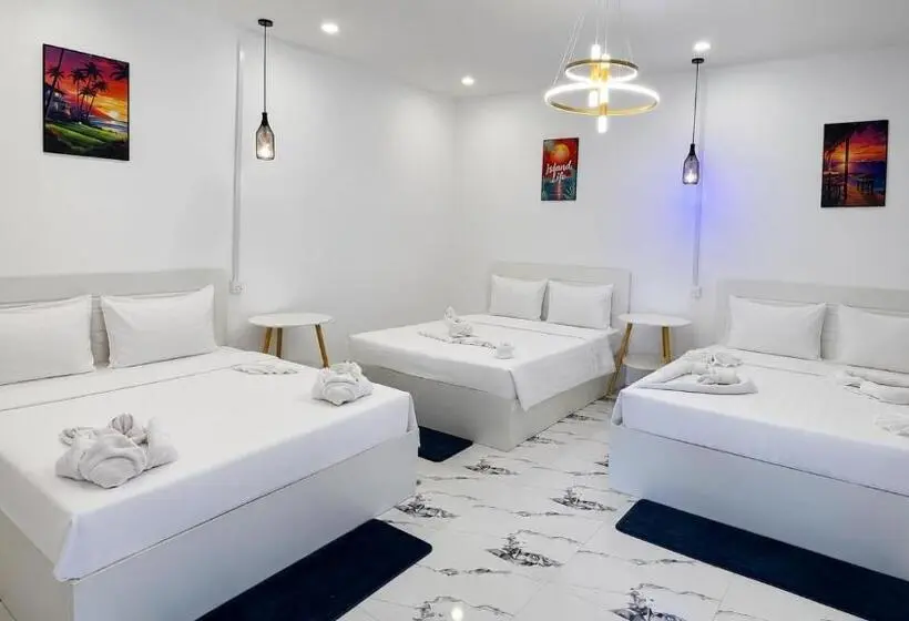 スーペリアファミリールーム, Koh Rong Beach Hostel And Bungalows