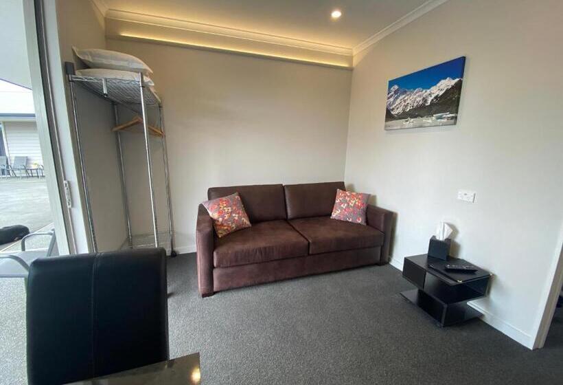 דירת חדר, Bigsky Motels