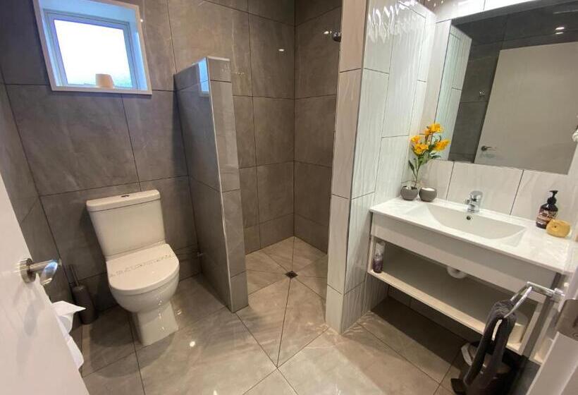 חדר דלוקס, Bigsky Motels