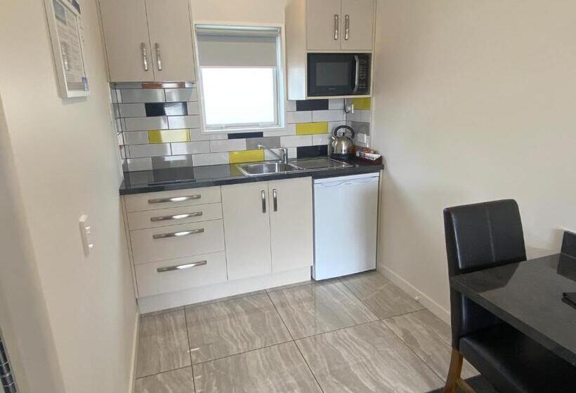 חדר דלוקס, Bigsky Motels