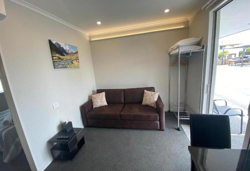 דירת חדר, Bigsky Motels