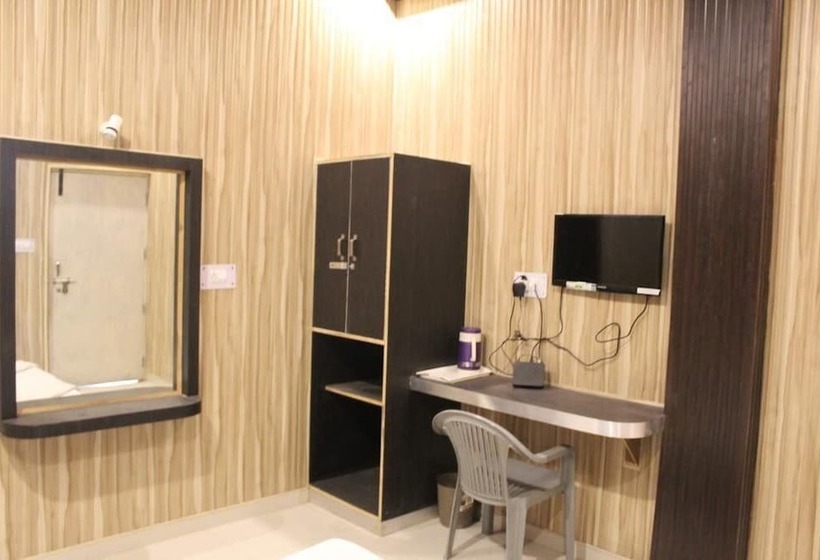 デラックスルーム, Gokul Inn