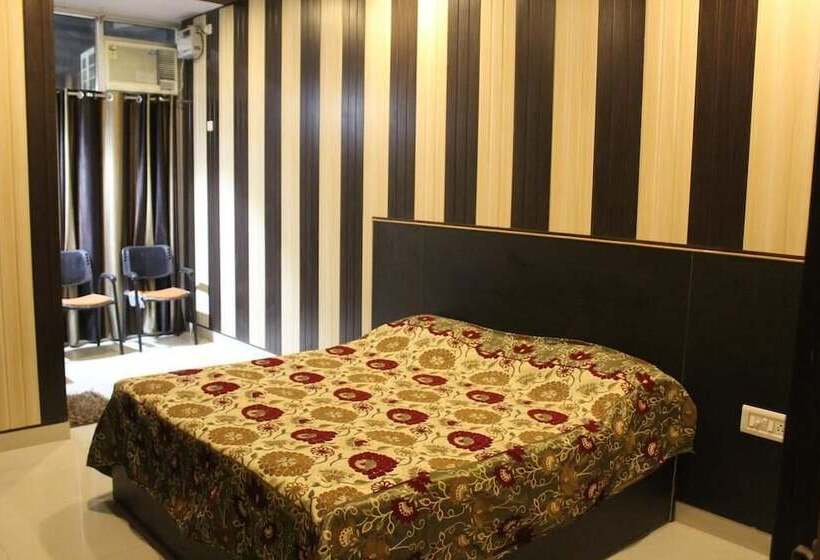 デラックスルーム, Gokul Inn