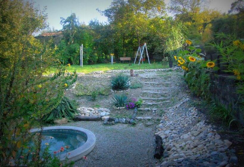 اتاق استاندارد یک نفره, Eco House Sabero