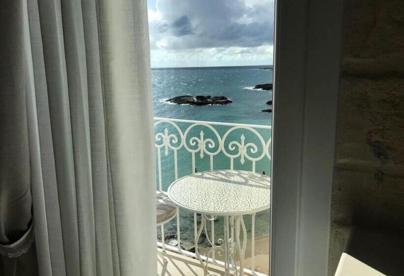 מיטת קינג בסוויטה, Miramare