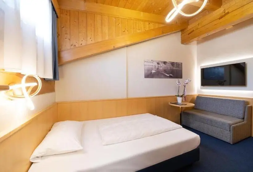 Standard Yhden Hengen Huone, Pension Klughammer
