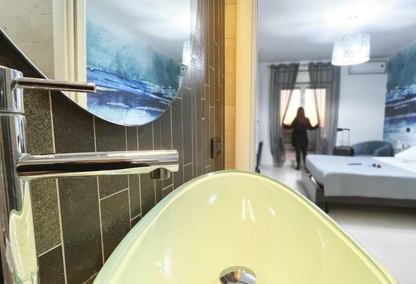 Deluxe Zimmer mit Meerblick & Balkon, Skyline