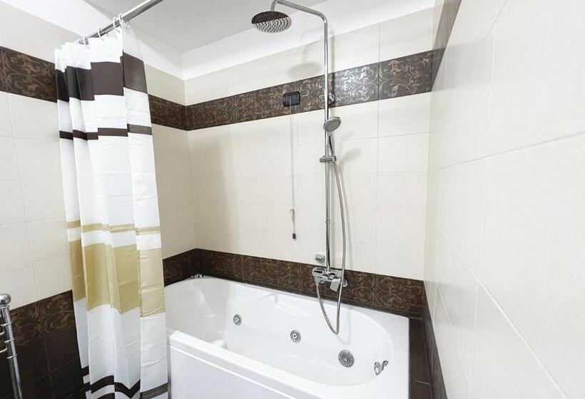 Standardzimmer Bad am Gang, Skyline