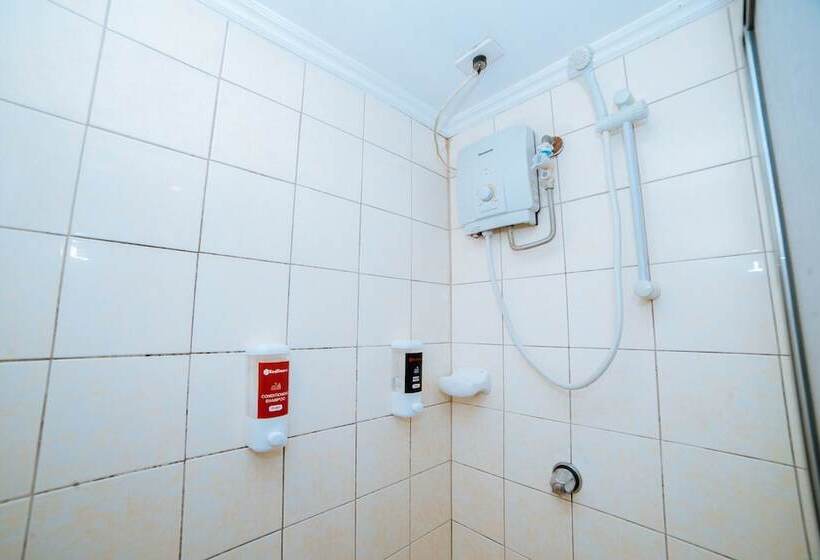 Quarto Estandar, Reddoorz Premium Near Greenbelt Makati