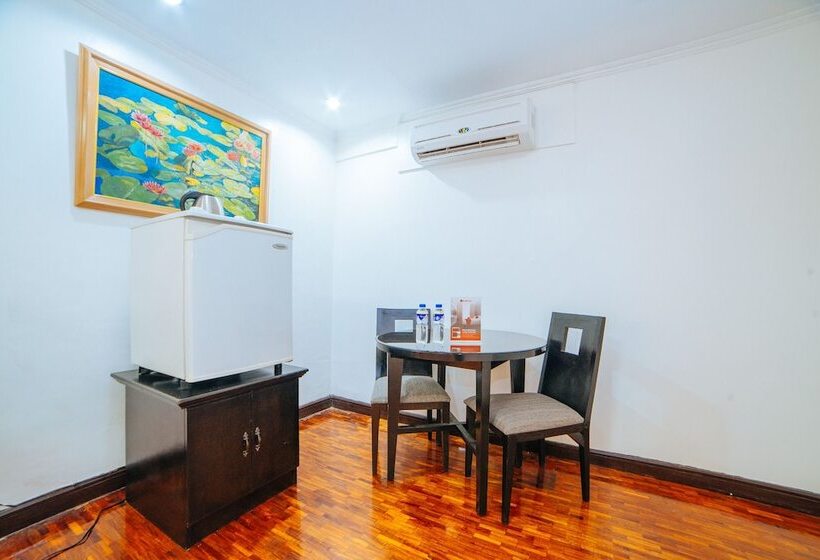 Quarto Estandar, Reddoorz Premium Near Greenbelt Makati