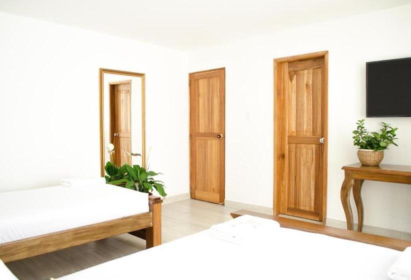 اتاق خانوادگی, Santa Isabel