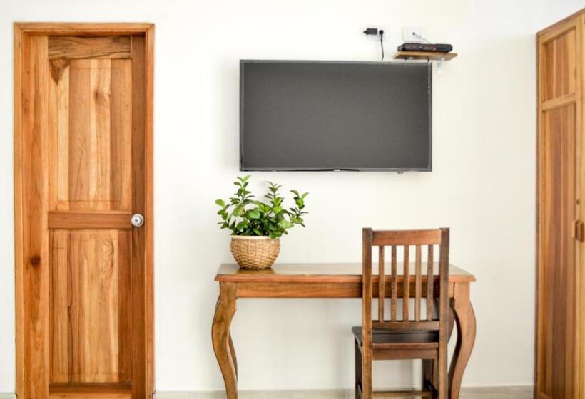 اتاق خانوادگی, Santa Isabel