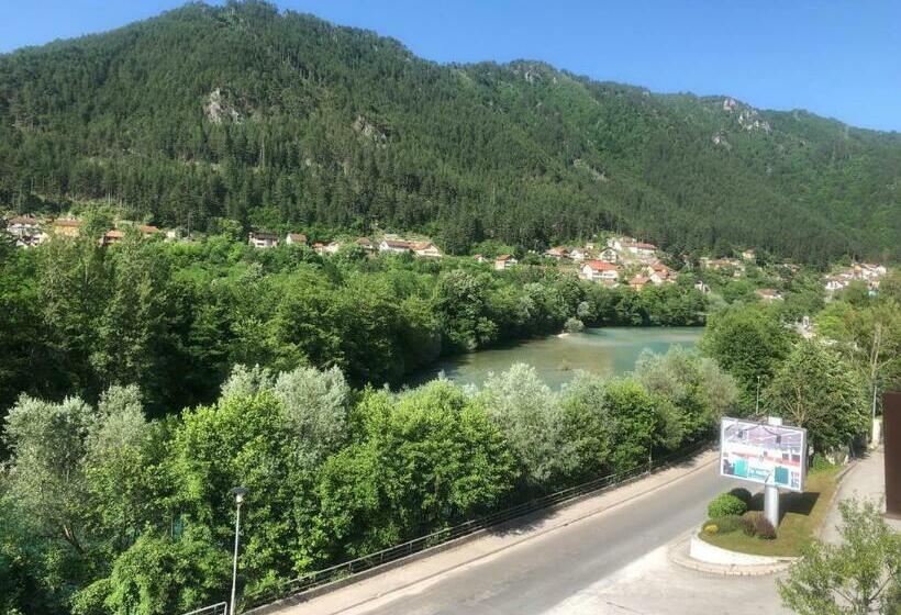 اتاق لوکس, Pansion Neretva